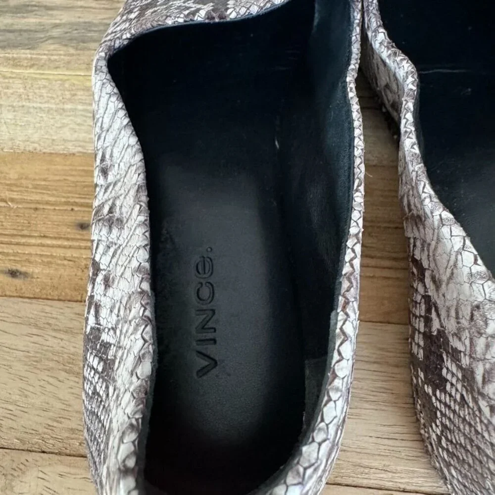 Vince Paz Venetian Grey Cream Genuine Snake Skin Leather Flat Loafers Size 8.5